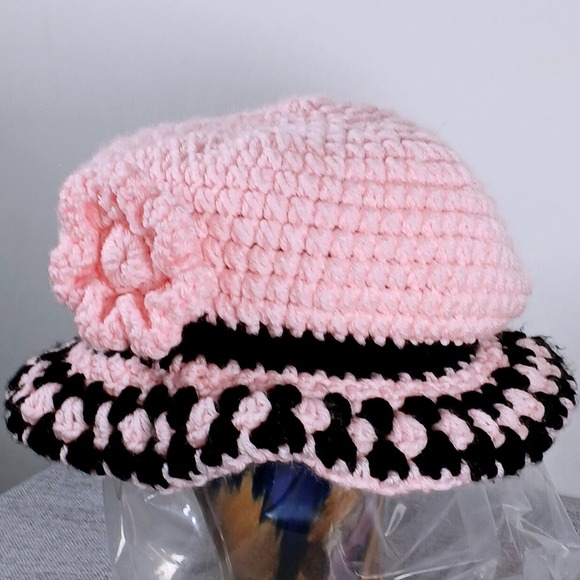 Handmade Crochet Flower Bucket Hat OS Pink Black Coquette Y2K Scalloped Brim - Picture 9 of 10